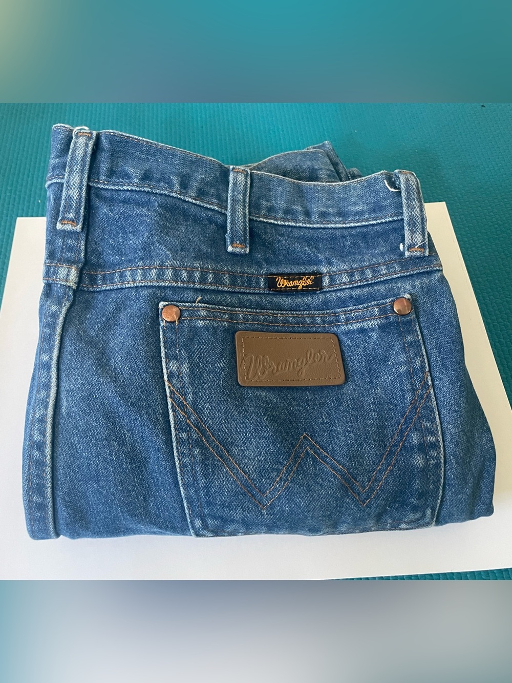 Vintage Men’s Wrangler Denim Blue Jeans / 33X31